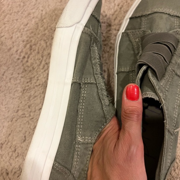 Blowfish Malibu sneaker…MINT Condition! - Picture 7 of 9